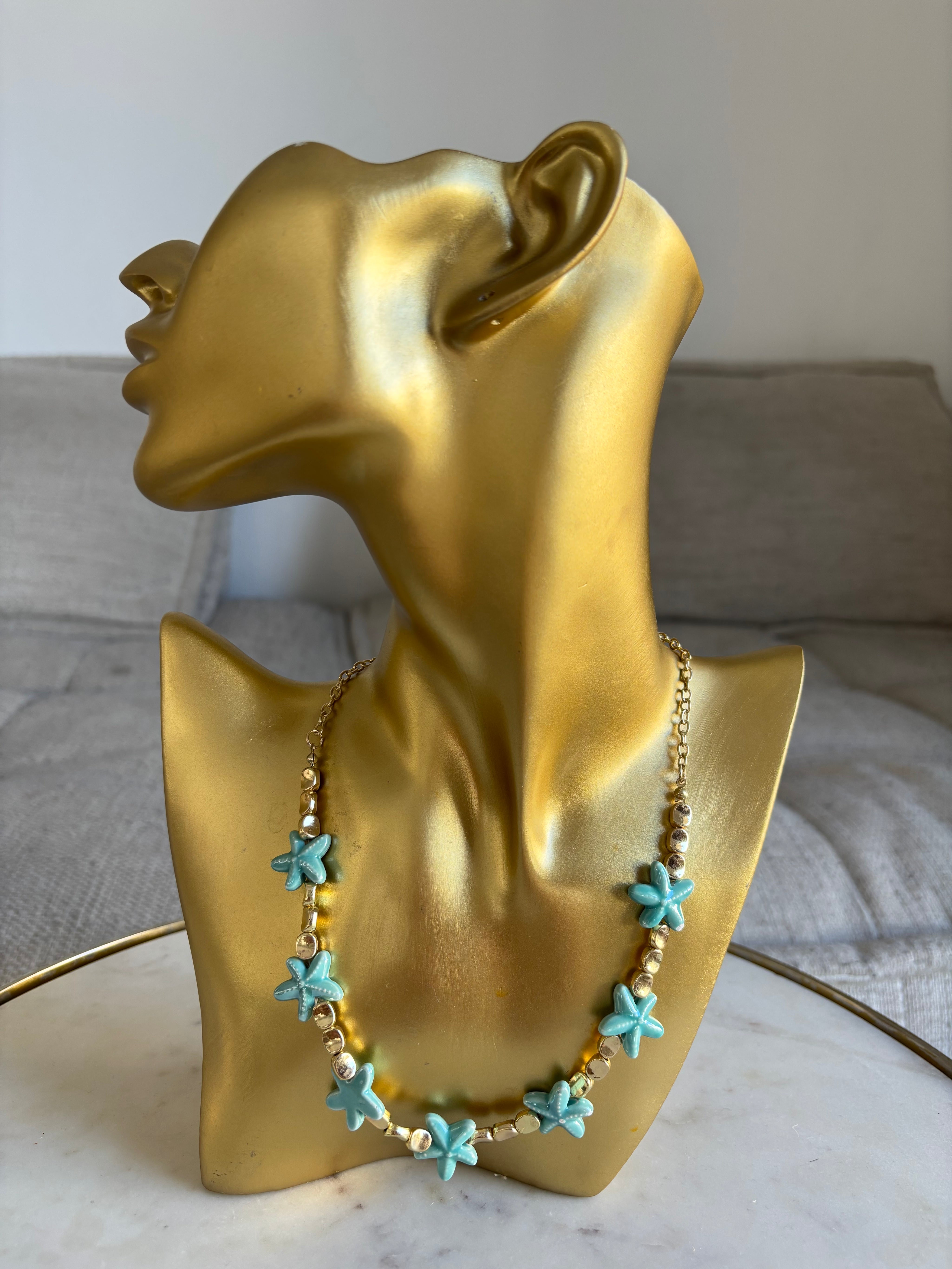 COLLIER LIVIA