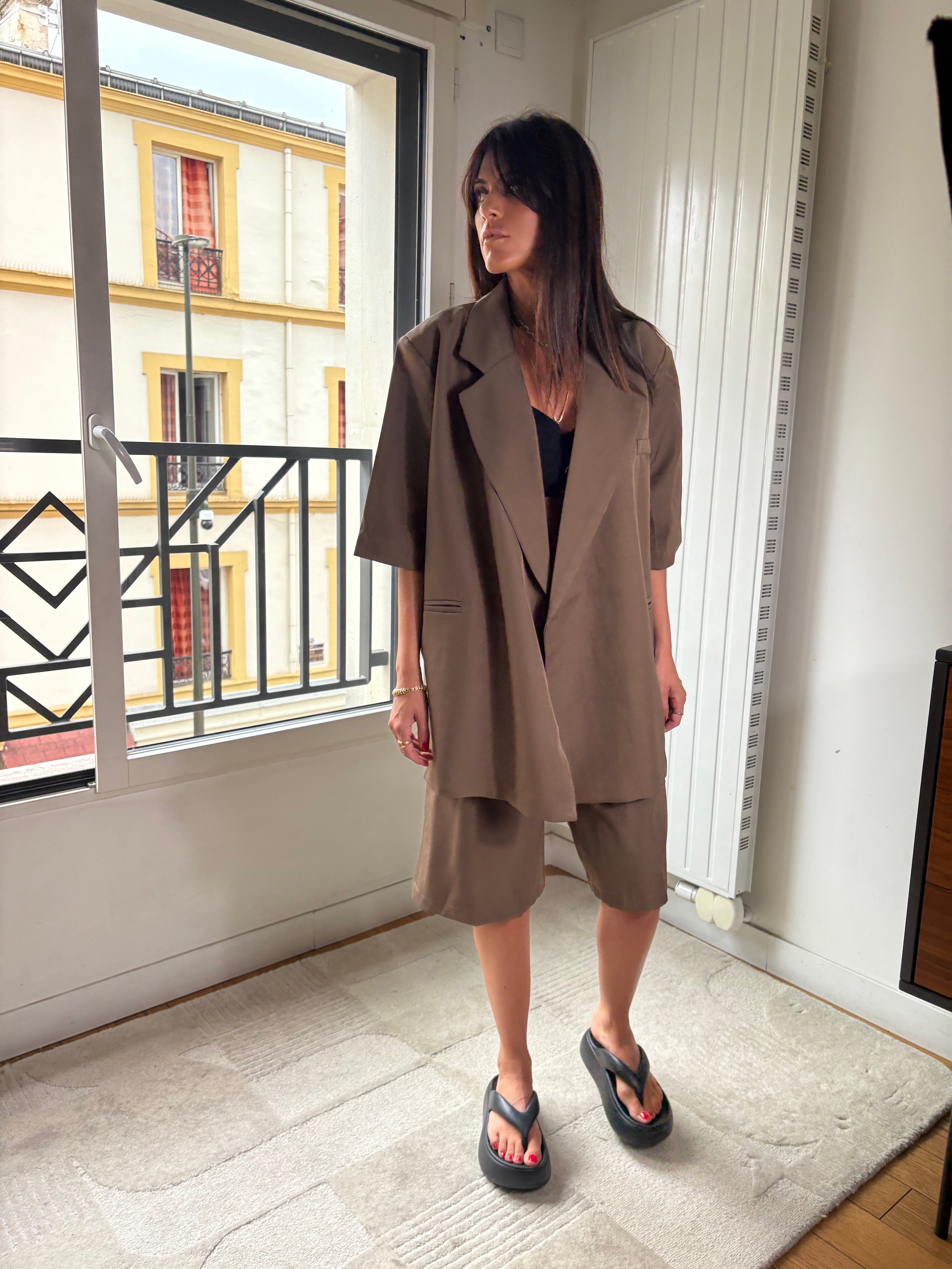 Ensemble, Georgia, taupe