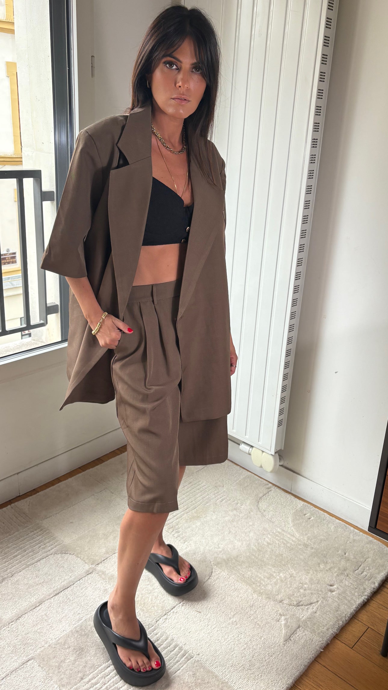 Ensemble, Georgia, taupe