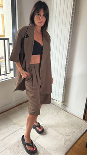 Ensemble, Georgia, taupe